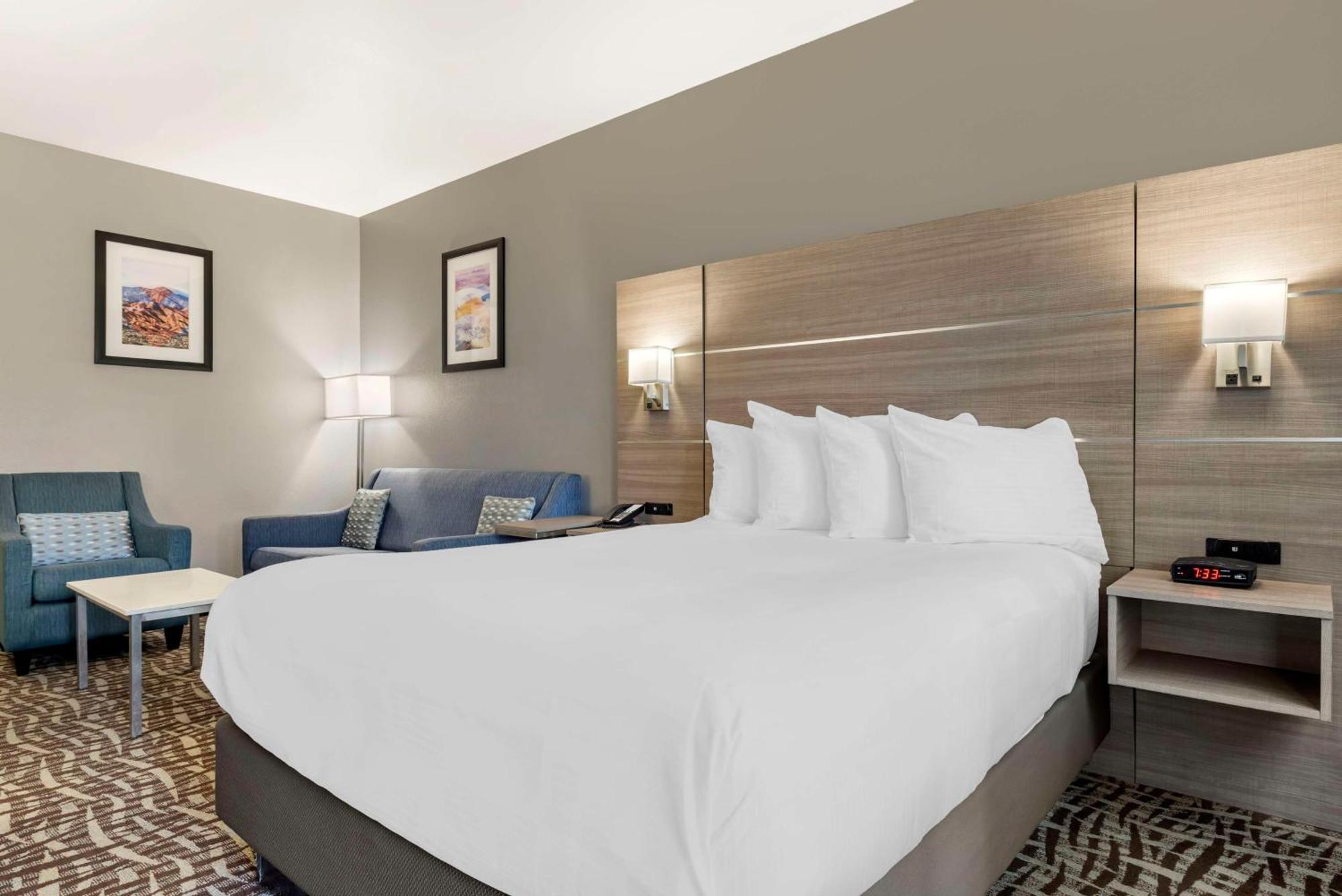 Best Western Plus Lake Elsinore Inn & Suites Exterior photo
